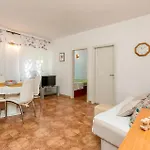 Appartement 2 Bedroom Gorgeous In Pula