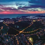 2 Bedroom Gorgeous In Pula