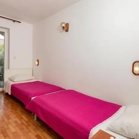 2 Bedroom In 公寓 *